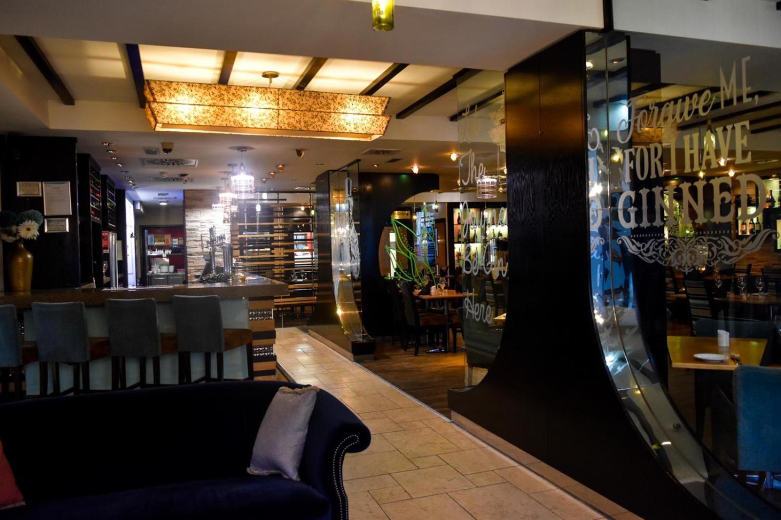 The Bluebell Hotel Neath Εξωτερικό φωτογραφία