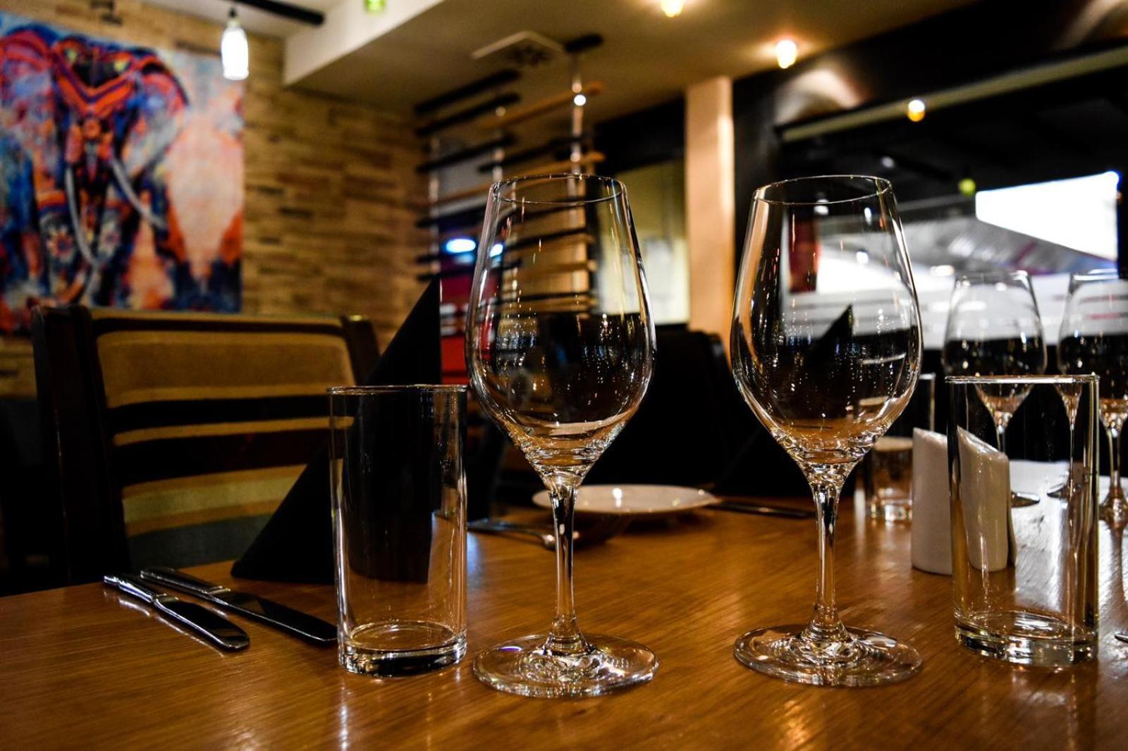 The Bluebell Hotel Neath Εξωτερικό φωτογραφία