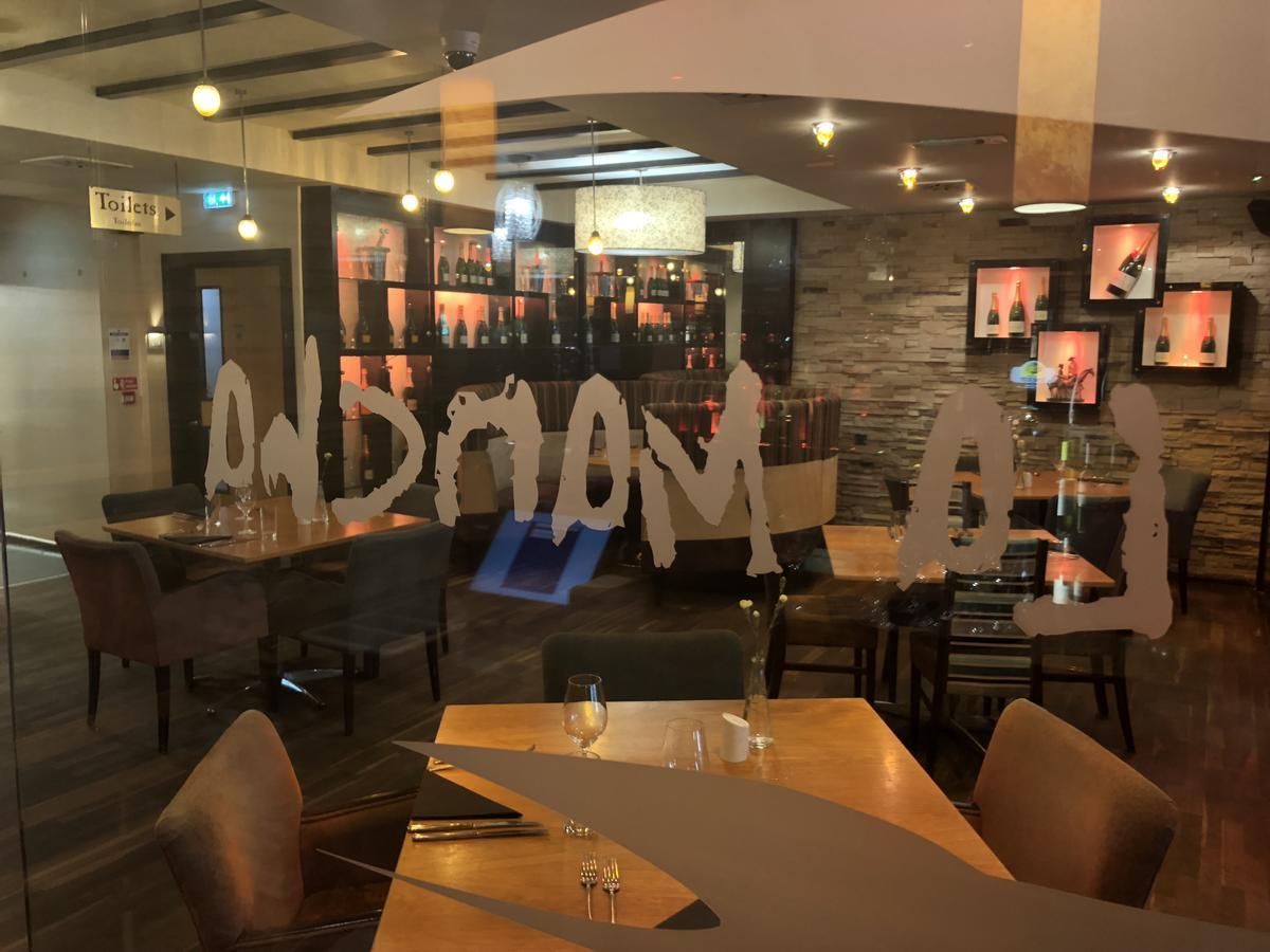 The Bluebell Hotel Neath Εξωτερικό φωτογραφία