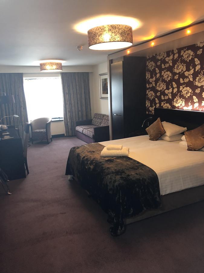 The Bluebell Hotel Neath Εξωτερικό φωτογραφία