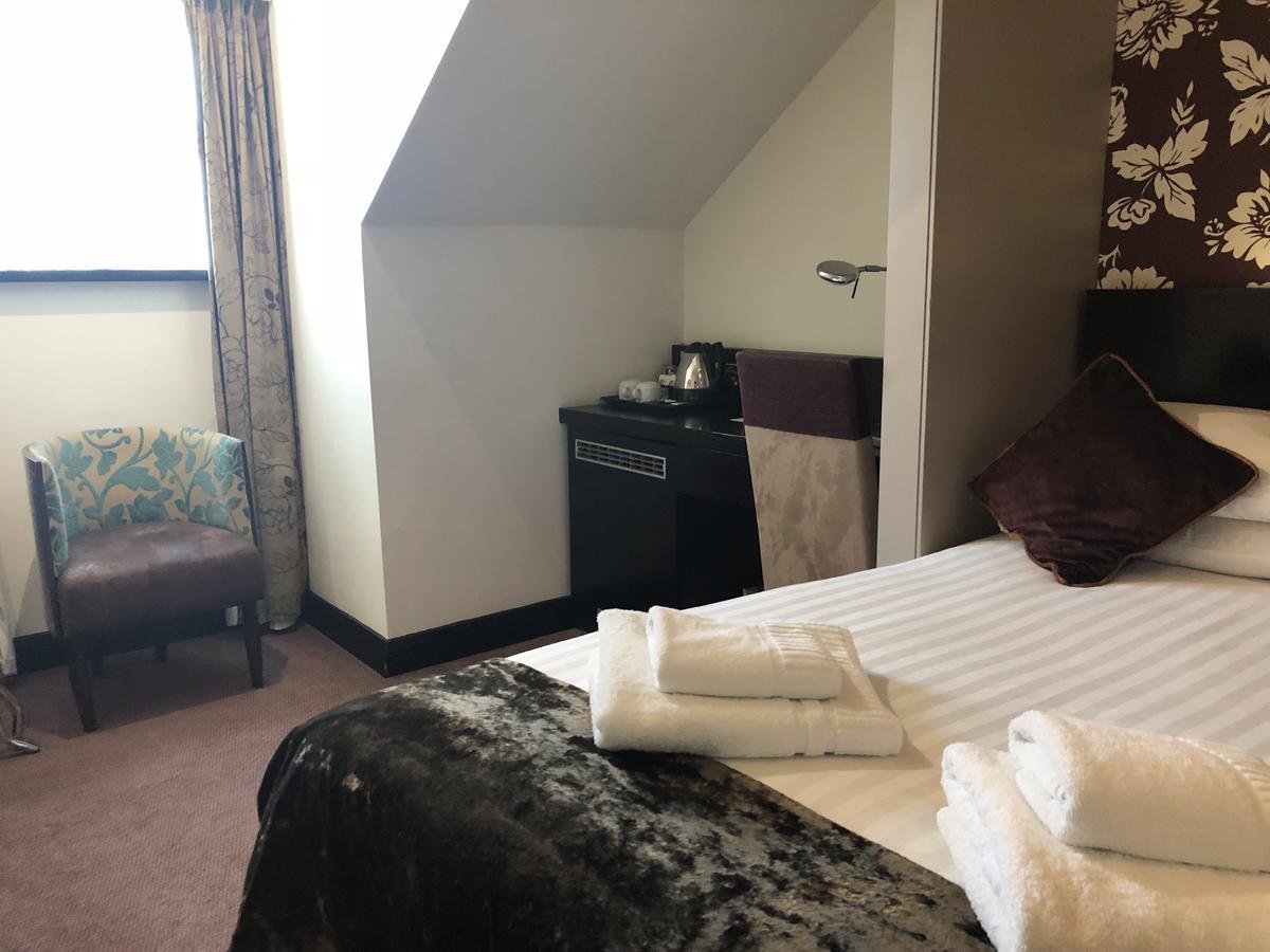 The Bluebell Hotel Neath Εξωτερικό φωτογραφία