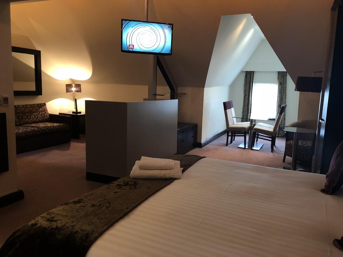 The Bluebell Hotel Neath Εξωτερικό φωτογραφία