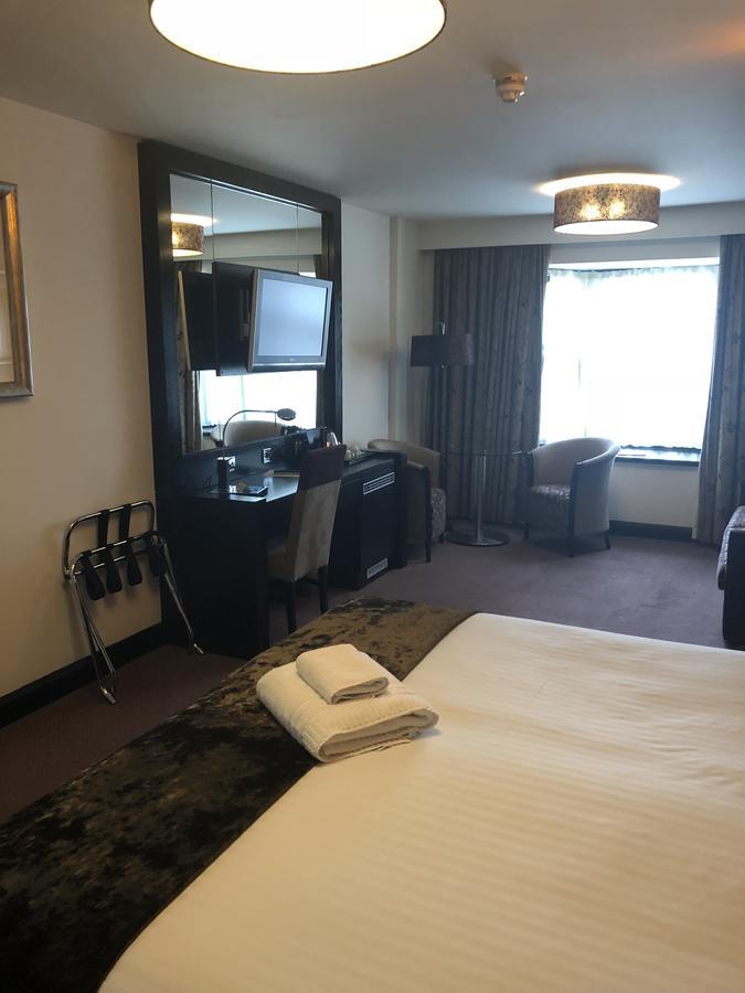 The Bluebell Hotel Neath Εξωτερικό φωτογραφία