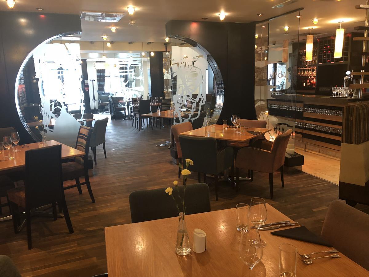 The Bluebell Hotel Neath Εξωτερικό φωτογραφία