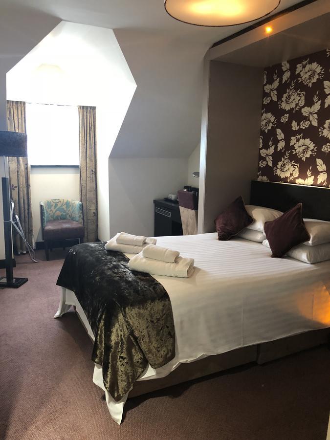 The Bluebell Hotel Neath Εξωτερικό φωτογραφία