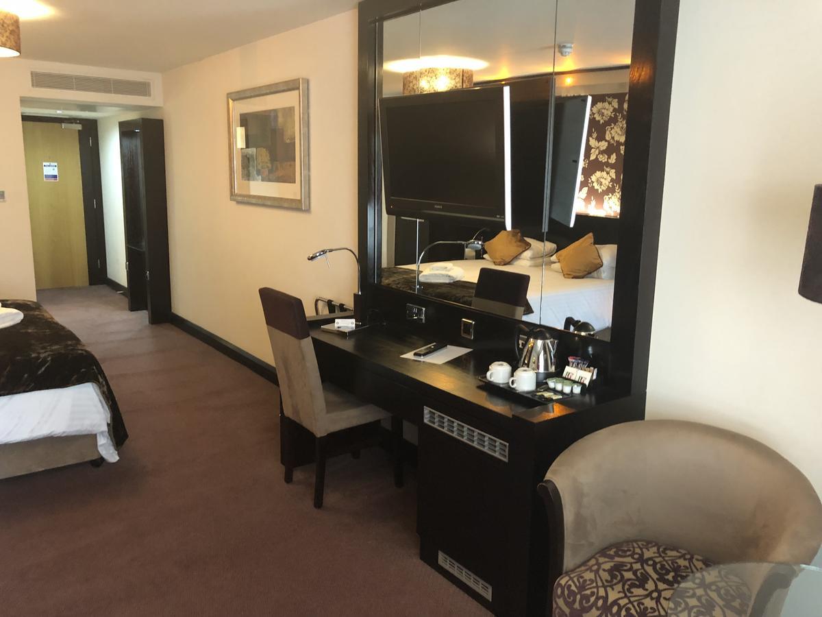 The Bluebell Hotel Neath Εξωτερικό φωτογραφία