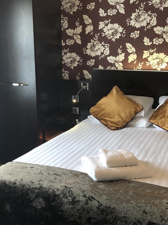 The Bluebell Hotel Neath Εξωτερικό φωτογραφία